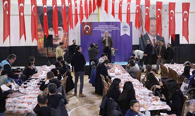 Akıl Küpü Kütüphaneleri, gençlerin yanında olmaya devam ediyor