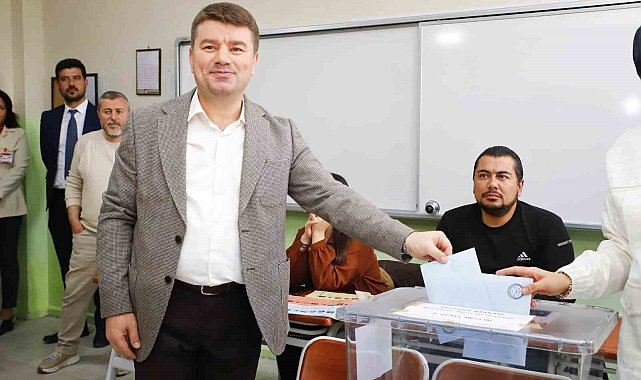 Aksaray Belediye Başkanı Dinçer oyunu kullandı