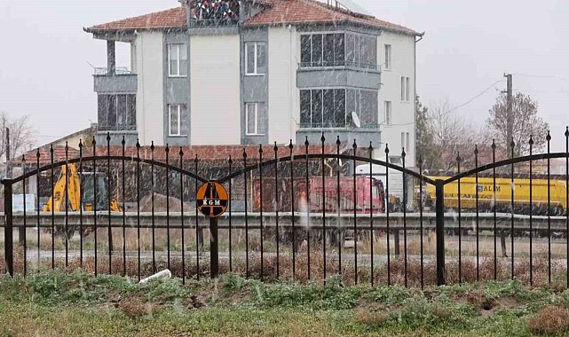 Aksaray'da kar yağışı etkili oluyor