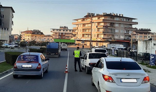 Alanya'da jandarmadan 23 araca trafikten men cezası
