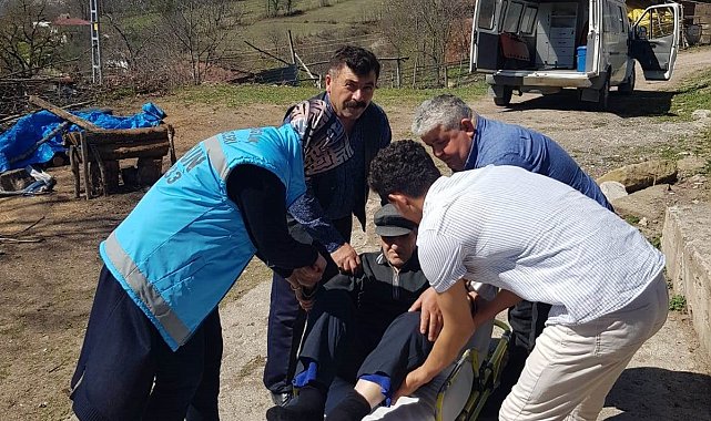 Ambulanslarla sandığa giderek oy kullandılar