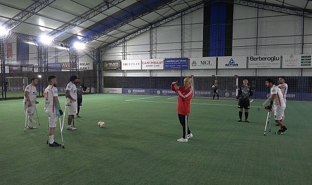 Ampute futbolunun tek kadın şampiyon antrenörü, yeniden şampiyonluk hedefliyor
