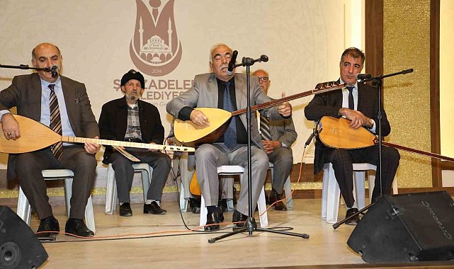 Aşıklar 'Aşıklar Bayramı'nda hünerlerini sergiledi