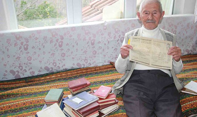 Asırlık çınar 72 yıldır günlük tutuyor: "Okudukça gençliğim gözümün önüne geliyor"