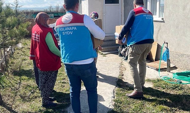 Aslanapa Kaymakamlığından ihtiyaç sahibi ailelere gıda, meyve, sebze ve hijyen paketi