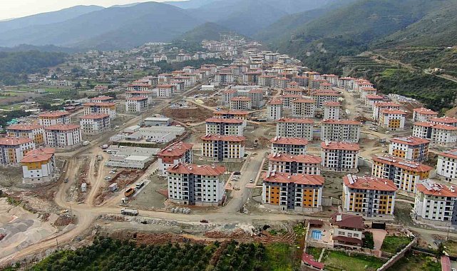 Asrın felaketinin haritadan sildiği Antakya&#039;da adeta yeni bir şehir kuruldu