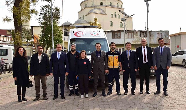 Aydın İl Sağlık Müdürü Eser Acarlar'daki Acil Sağlık Hizmetleri İstasyonu personeli ile bir araya geldi