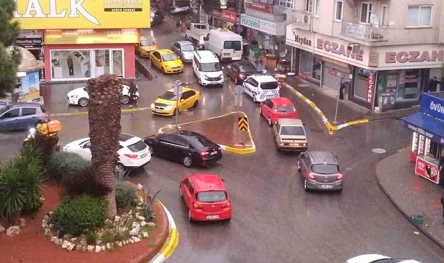 Aydın'da sağanak yağış etkili oluyor