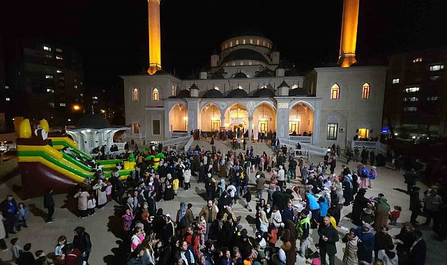Aydın'da yüzlerce çocuk camide buluştu