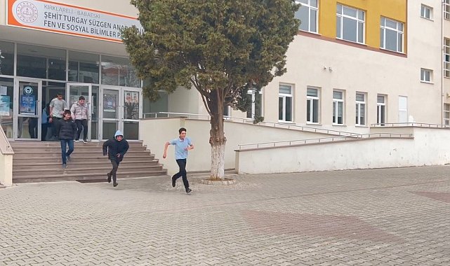 Babaeski'de lisede deprem tatbikatı