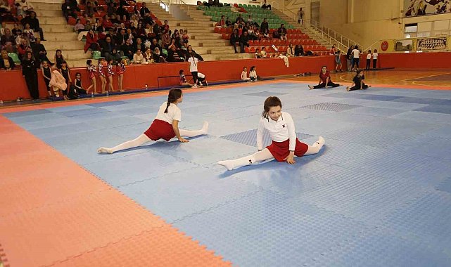 Babasına verdiği sözü tutan şehit kızı Mirayşah'ı Vali Dağlı yalnız bırakmadı