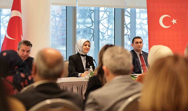 Bakan Göktaş ABD'deki Türk vatandaşlarıyla bir araya geldi