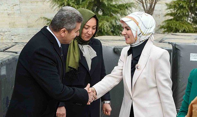 Bakan Göktaş, Uşak'ta kadın ve yaşlılarla bir araya geldi