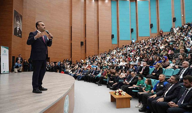 Bakan Kaçır gençlere uzay misyonunu anlattı