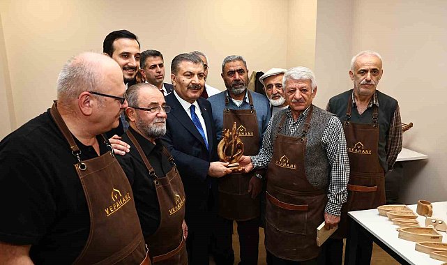 Bakan Koca: "Toplam tahsis edilen 4924 sayılı kanuna tabi sözleşmeli kadroyla çalışan 36 bin kişi oldu"