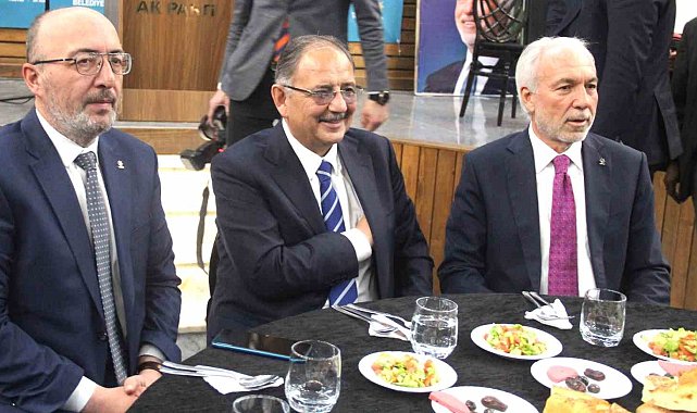 Bakan Özhaseki: &quot;Deprem bölgesinde 300 binden fazla konut inşaatı devam ediyor&quot;