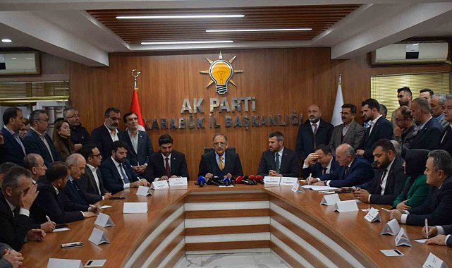 Bakan Özhaseki: "Şu anda bile hareketli 500'e yakın fay hattı var"