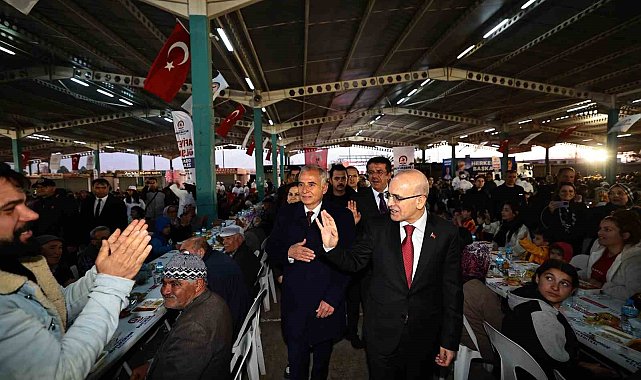 Bakan Şimşek, Denizli Büyükşehrin iftarına konuk oldu