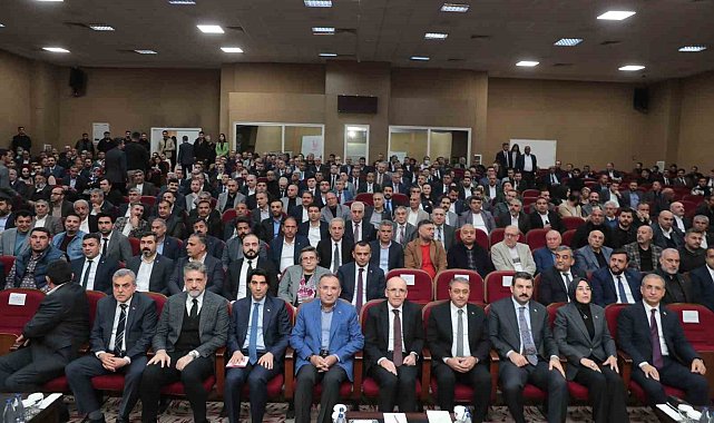 Bakan Şimşek Şanlıurfa'da iş adamlarıyla bir araya geldi