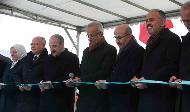 Bakan Uraloğlu: "Yüksek Hızlı Tren hattını önümüzdeki yılın sonunda bitirmeyi hedefliyoruz"