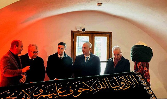 Bakan Uraloğlu, Şeyh Edebali Türbesi'nde dua etti