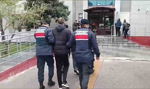 Balıkesir'de uyuşturucu ve silah tacirlerine operasyon: 3 tutuklu