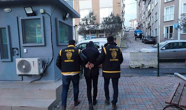 Bandırma'da araç içinden banka kartı çalan hırsız yakalandı