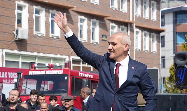 Başkan Altıkulaç: "Hayvanların otladığı stadyumu top oynar hale getirdik"