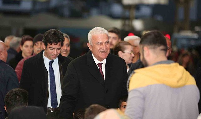 Başkan Atay, iftar sofralarında vatandaşlarla buluşmaya devam ediyor