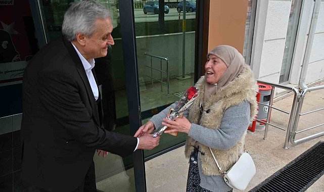 Başkan Bakkalcıoğlu'ndan annelere ve öğretmenlere kadınlar günü sürprizi