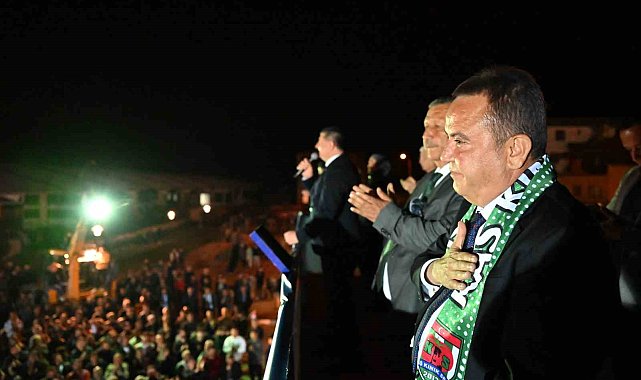 Başkan Böcek: "Oy versin vermesin kimseyi ayrım yapmadan yolumuza devam edeceğiz"