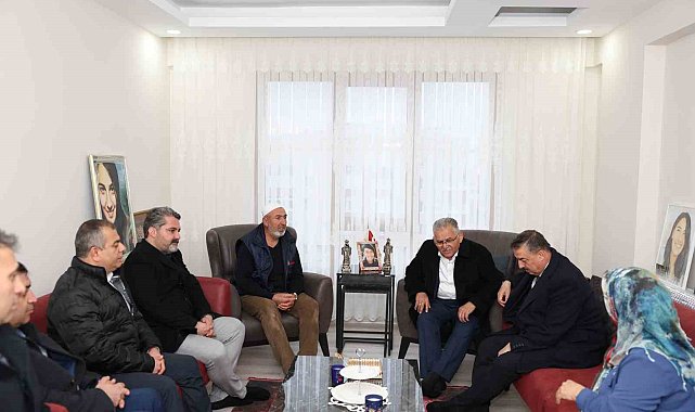 Başkan Büyükkılıç, Şehit Kübra Doğanay'ın ailesini ziyaret etti