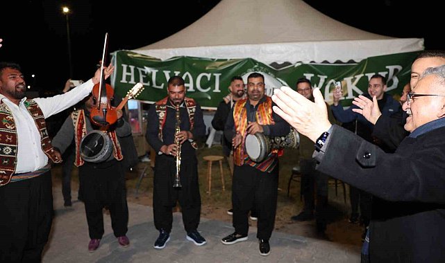 Başkan Büyükkılıç'a Ramazan Etkinliklerinde çalgıcılardan sürpriz beste