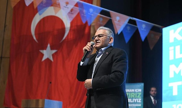 Başkan Büyükkılıç'tan Arıkan'a: "Mahmut'a bu tür yaklaşımlar yakışmıyor. Ben kimsenin afişini indirmedim"