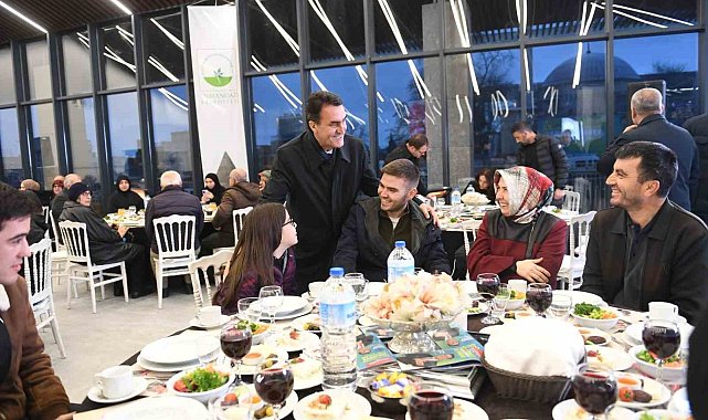 Başkan Dündar, şehit aileleri onuruna iftar verdi