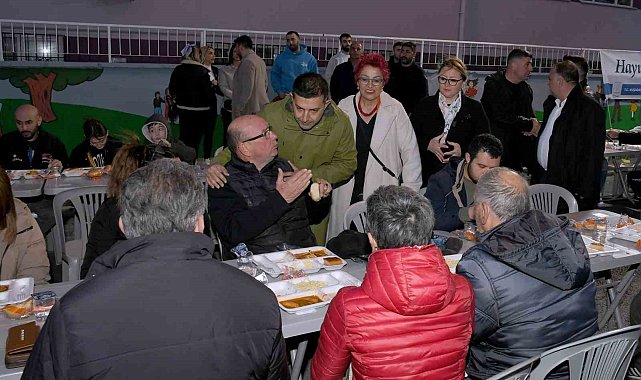 Başkan Günel, vatandaşlarla iftar sofrasında buluştu