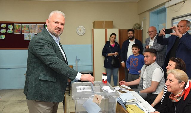 Başkan Pehlivan: "Oylarımız demokrasi ve Menemen için"