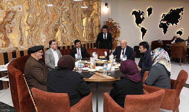 Başkan Pekmezci şehit ve gazi ailelerini iftarda ağırladı