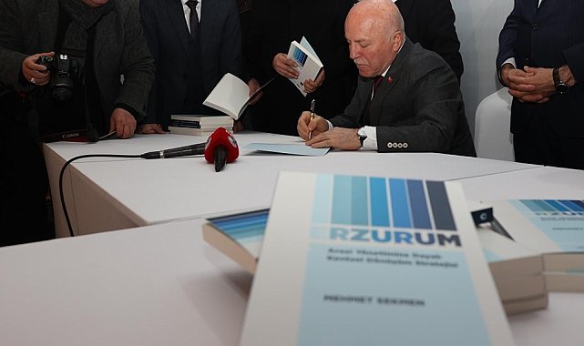 Başkan Sekmen kentsel dönüşümün kitabını yazdı