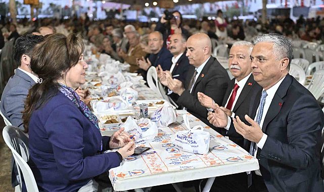 Başkan Uysal: "Etle tırnak gibi olalım"