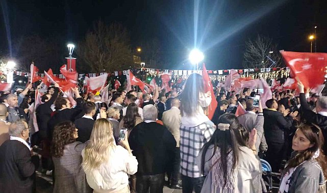 Başkentte Mansur Yavaş destekçilerinin kutlaması erken başladı