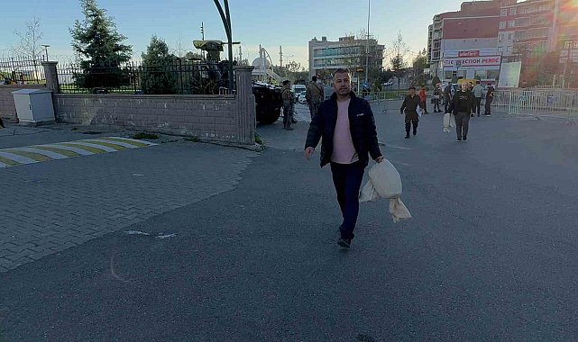 Batman'da oy çuvalları seçim kuruluna getirilmeye başlandı