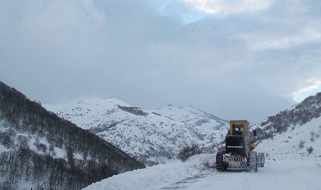 Bayburt'ta yüksek kesimler beyaza büründü
