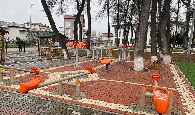 Belediye çalışmalarını ''O eski halinden eser yok şimdi'' sözü ile paylaştı