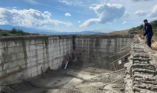 Beton dökümü esnasında meydana gelen çökmede 4 işçi yaralandı