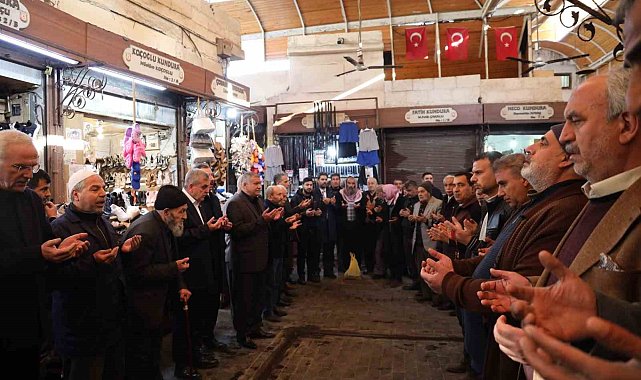 Beyazgül esnaf duasına katıldı