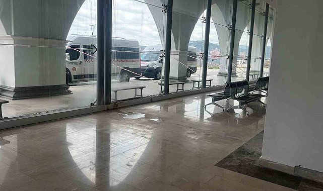 Bilecik Otogarı'nın tavanı yine aktı