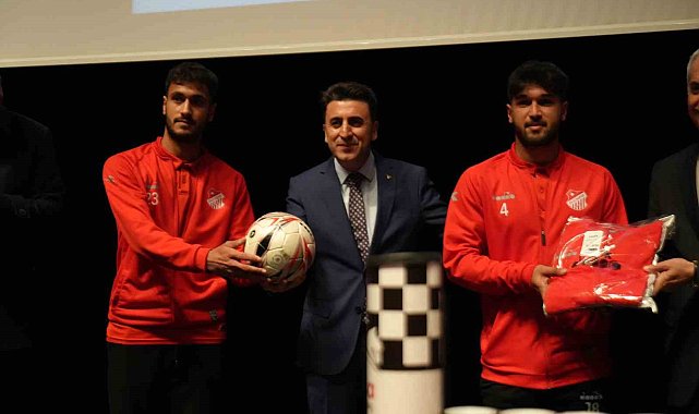 Bilecik'te amatör spor kulüplerine 3 milyon 415 bin 416 TL'lik malzeme yardımı yapıldı