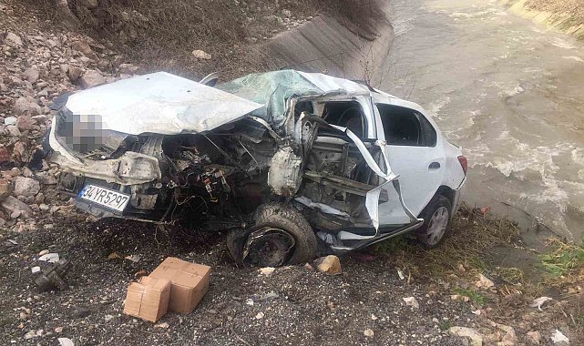 Bilecik'te dereye uçan araçta bulunan 3 kişi yaralandı