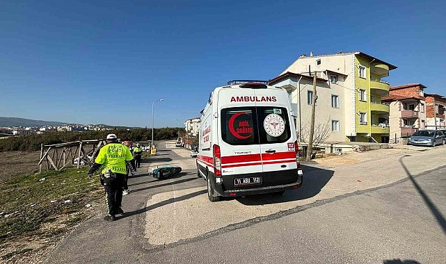 Bilecik'te motosiklet aydınlatma direğine çarptı